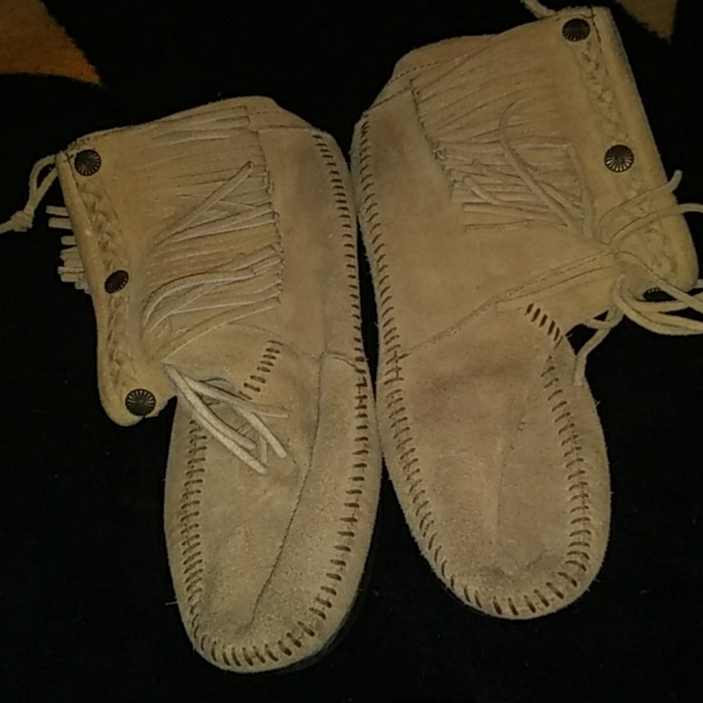 Minnetonka Suede moccasins Woman's Shoes